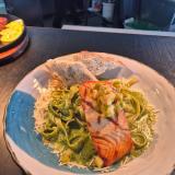 Salmon Parrillado con Pasta al Pesto